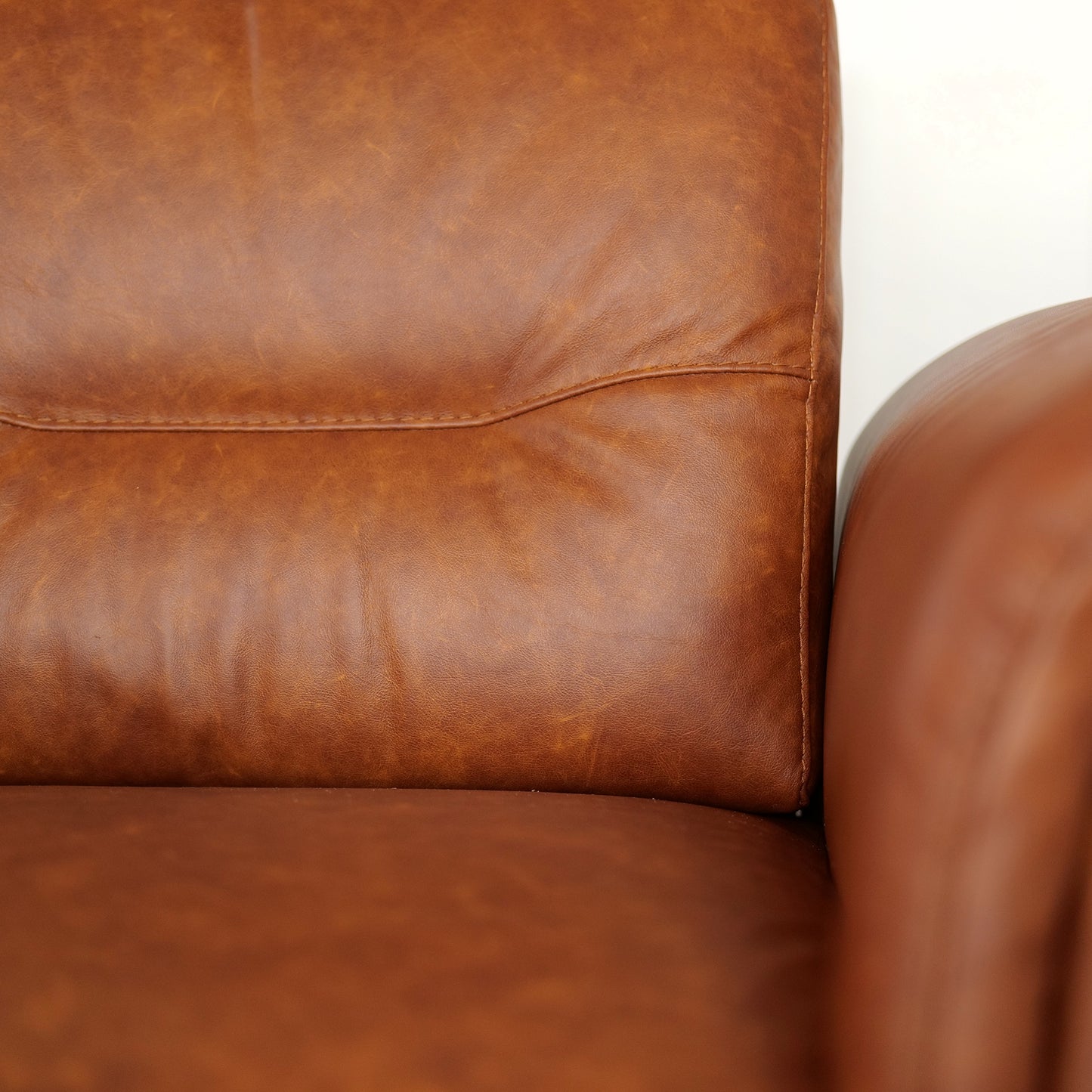 Fauteuil de relaxation électrique pivotant Costanza en cuir pleine fleur brandy