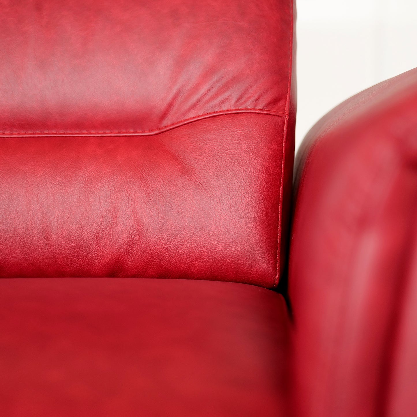 Fauteuil de relaxation électrique pivotant Costanza en cuir pleine fleur brandy