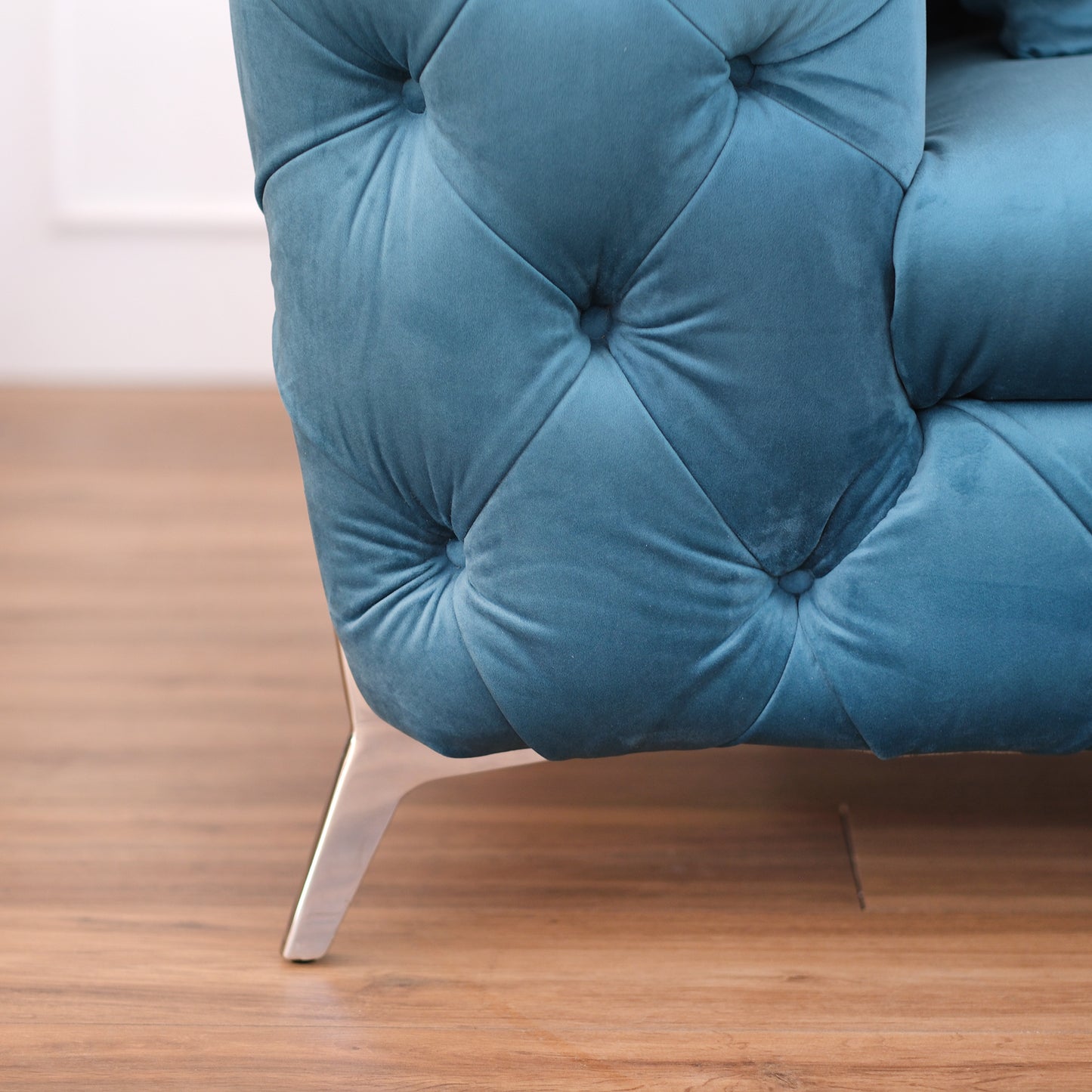 Divano Itaca Chesterfield in Velluto Premium - Iconico, Finiture di Pregio