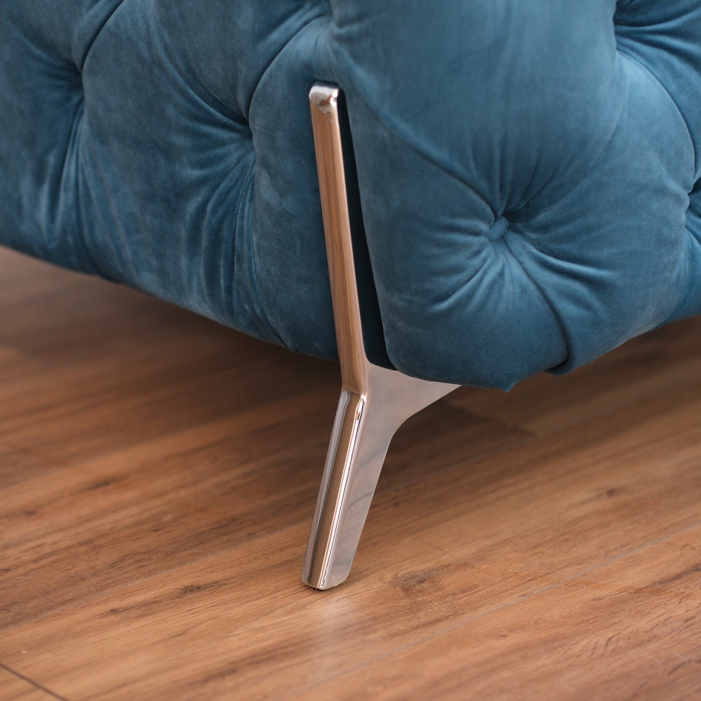 Divano Itaca Chesterfield in Velluto Premium - Iconico, Finiture di Pregio
