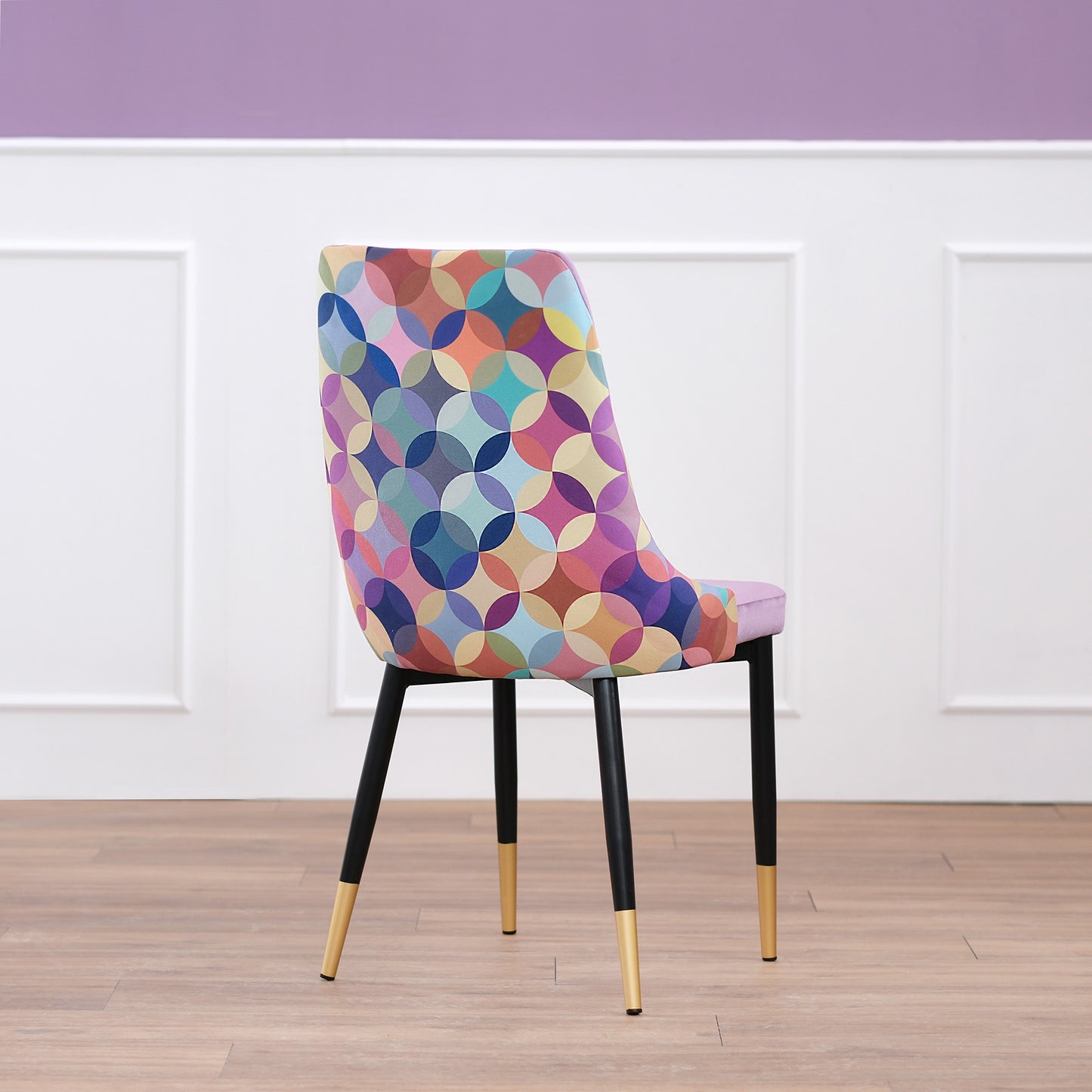 Lot de 2 chaises en velours lilas avec dossier multicolore et pieds en laiton noir - Luvi