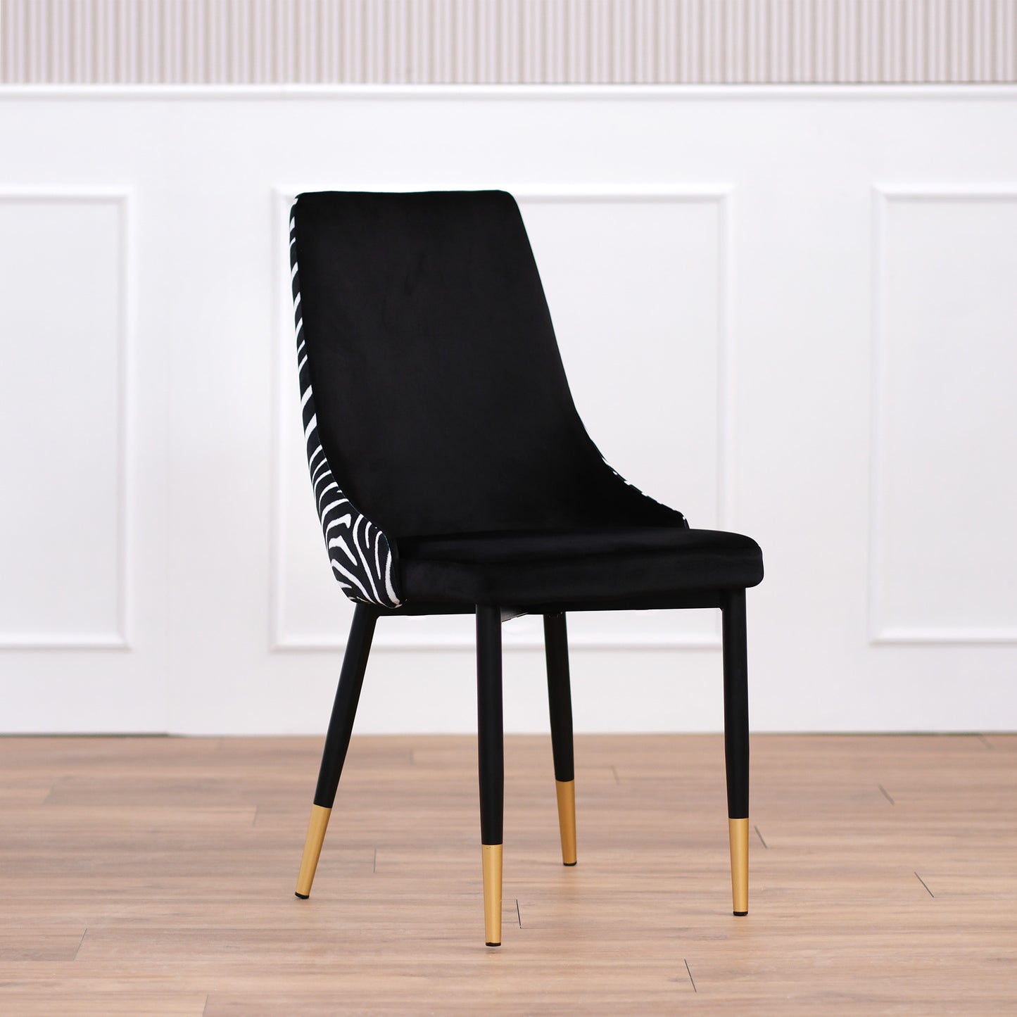 Set 2 sedie velluto nero con schienale zebrato gambe nere ottone - Luvi