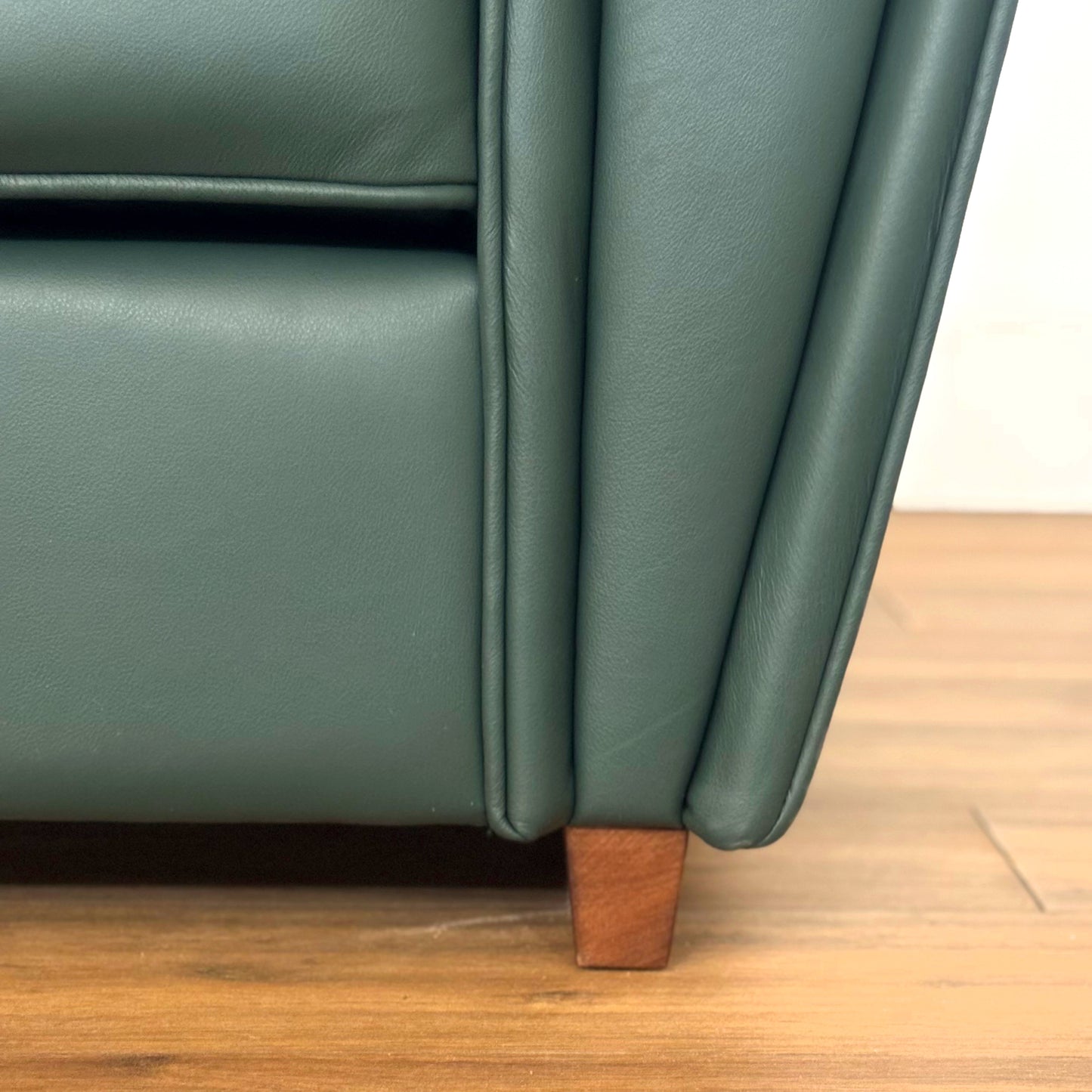 Poltrona Luxury in Pelle Primo Fiore Premium - Design Iconico