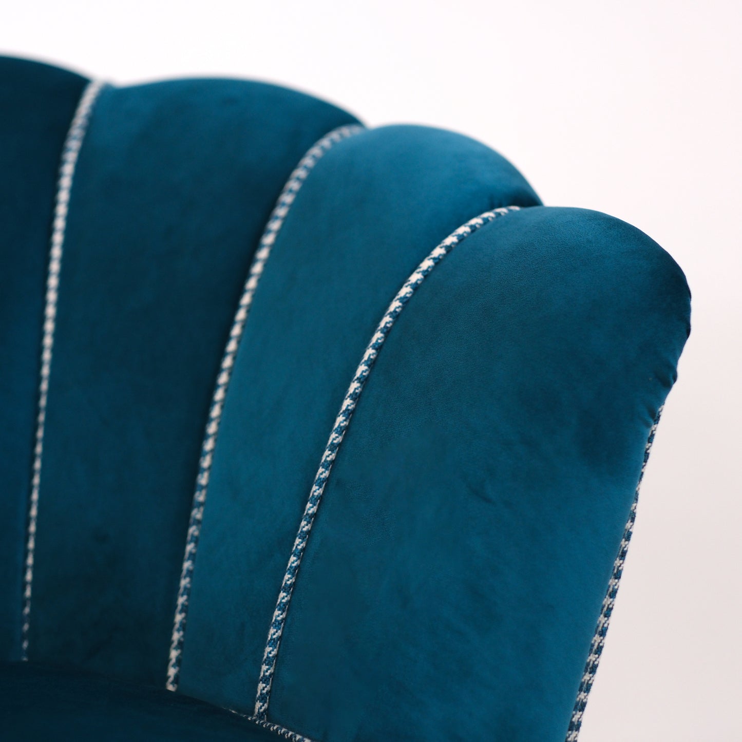 Fauteuil Maia en Velours Pétrole, Uni ou avec dossier en Tissu Pied de Poule assorti, Pieds Dorés