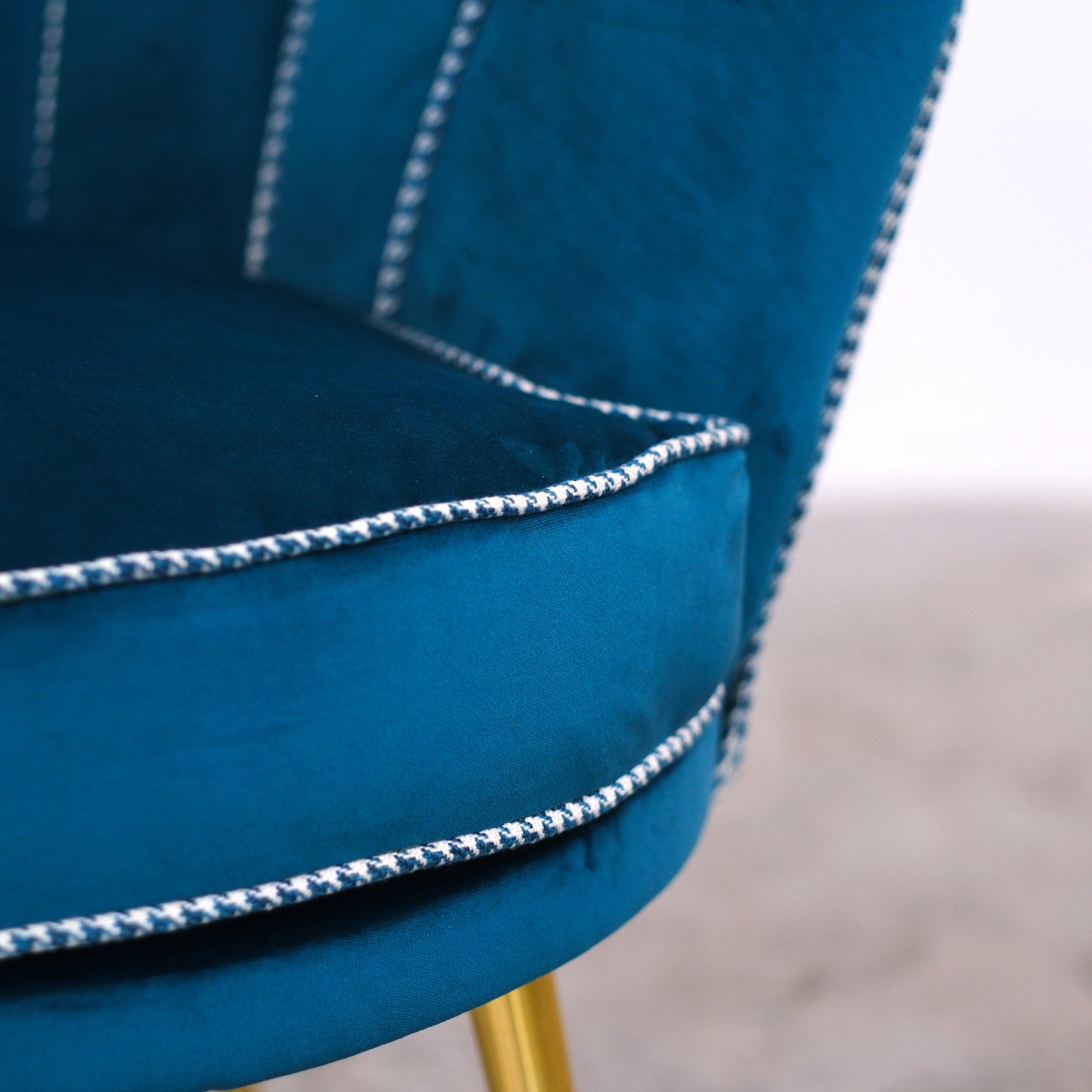 Fauteuil Maia en Velours Pétrole, Uni ou avec dossier en Tissu Pied de Poule assorti, Pieds Dorés