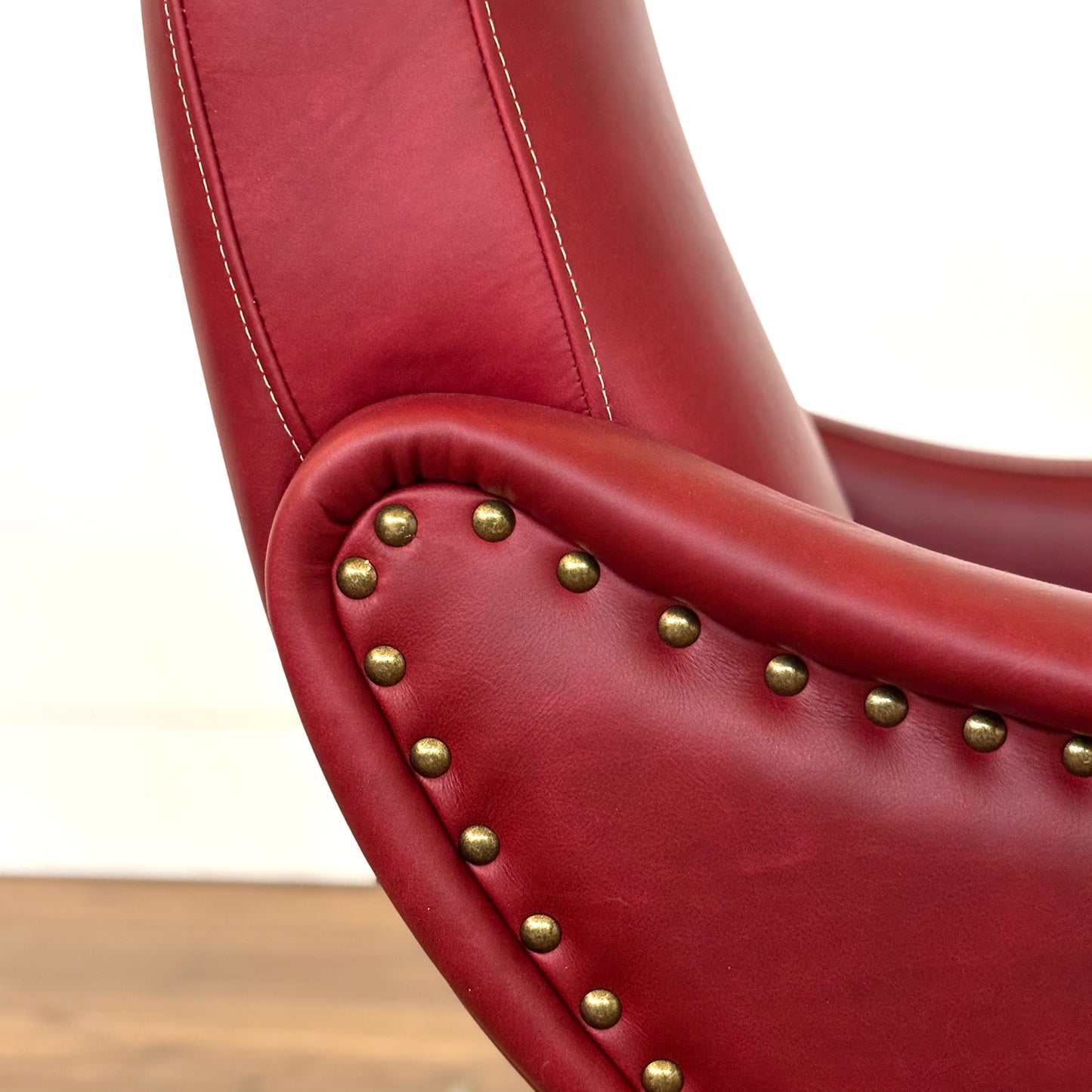Miss Sessel aus hochwertigem Vollnarbenleder – ikonisches Design der 1950er Jahre