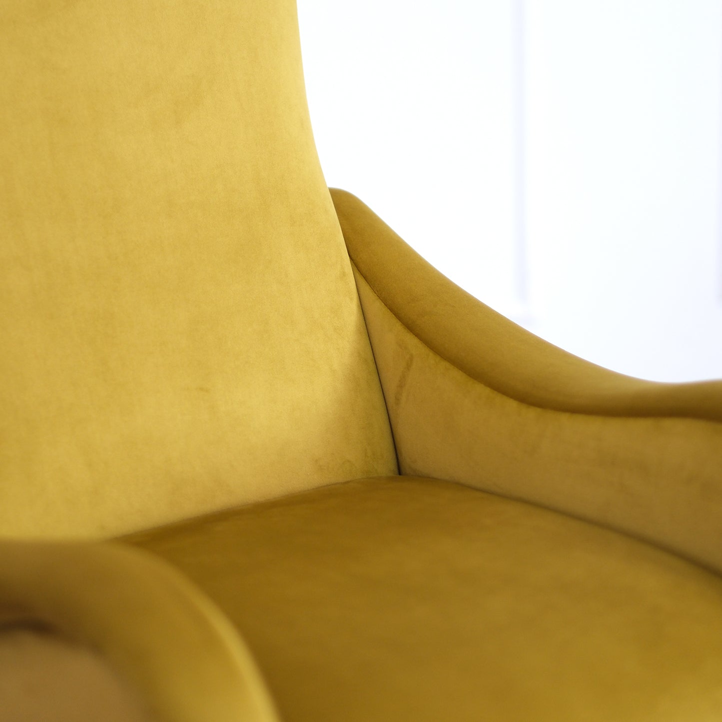 Poltrona Miss velluto senape gold