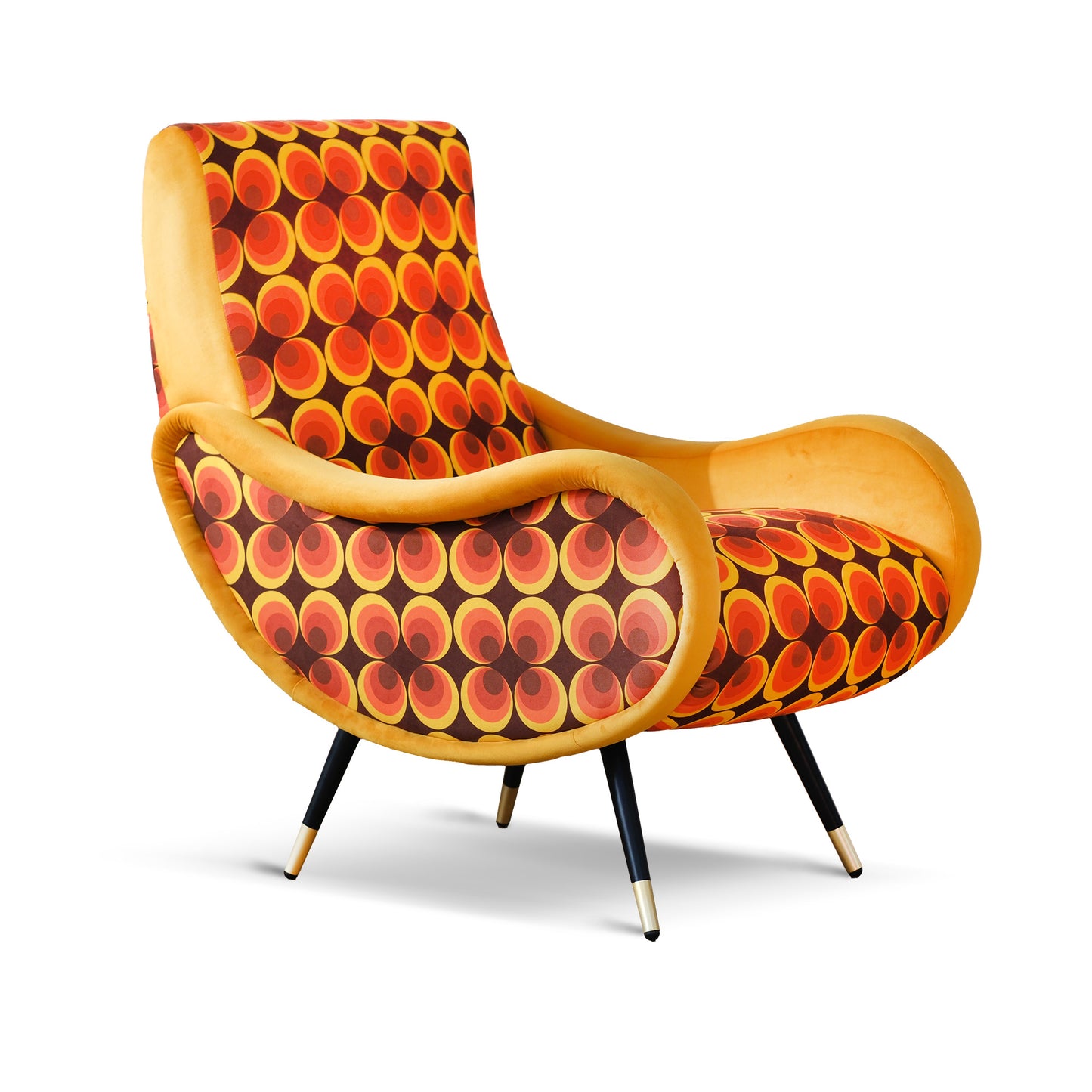 Poltrona Miss motivo vintage arancio, senape e marrone, gambe nere dettaglio ottone