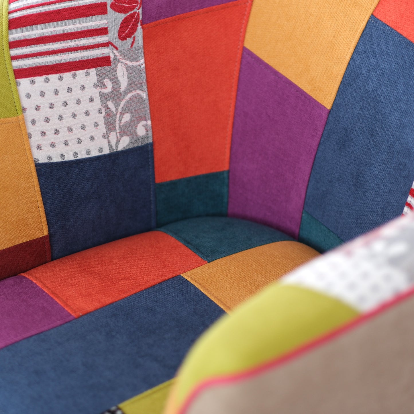 Fauteuil baignoire Valentina en tissu patchwork beige
