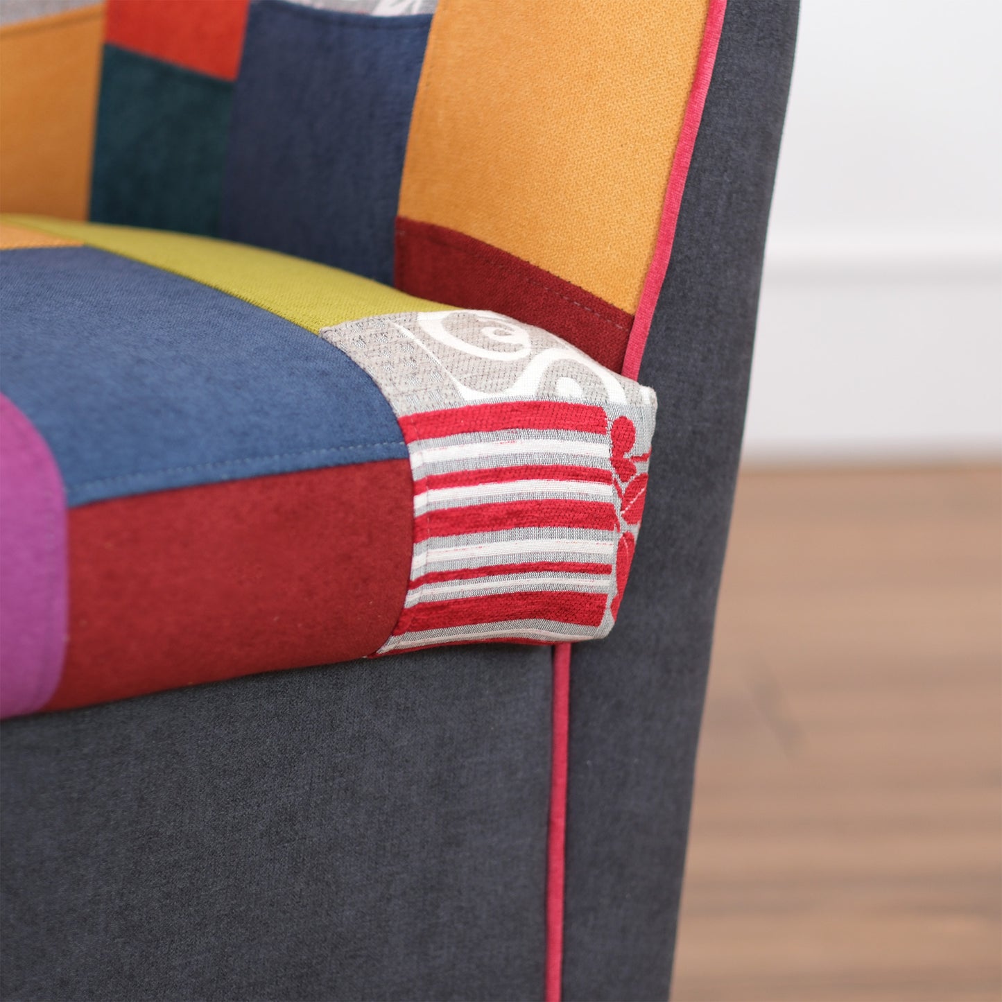 Valentina-Sessel aus grauem Patchworkstoff