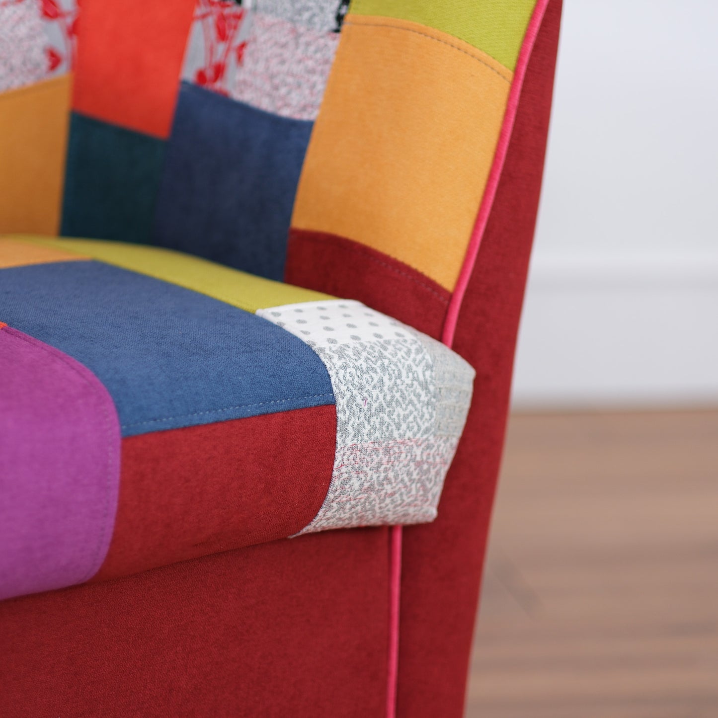 Fauteuil baignoire Valentina en tissu patchwork rouge