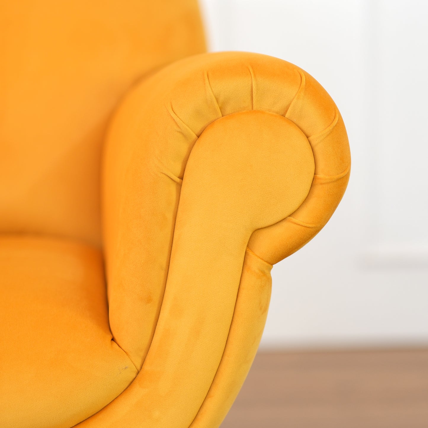 Poltrona design vintage Vico velluto giallo mostarda gambe nere e ottone