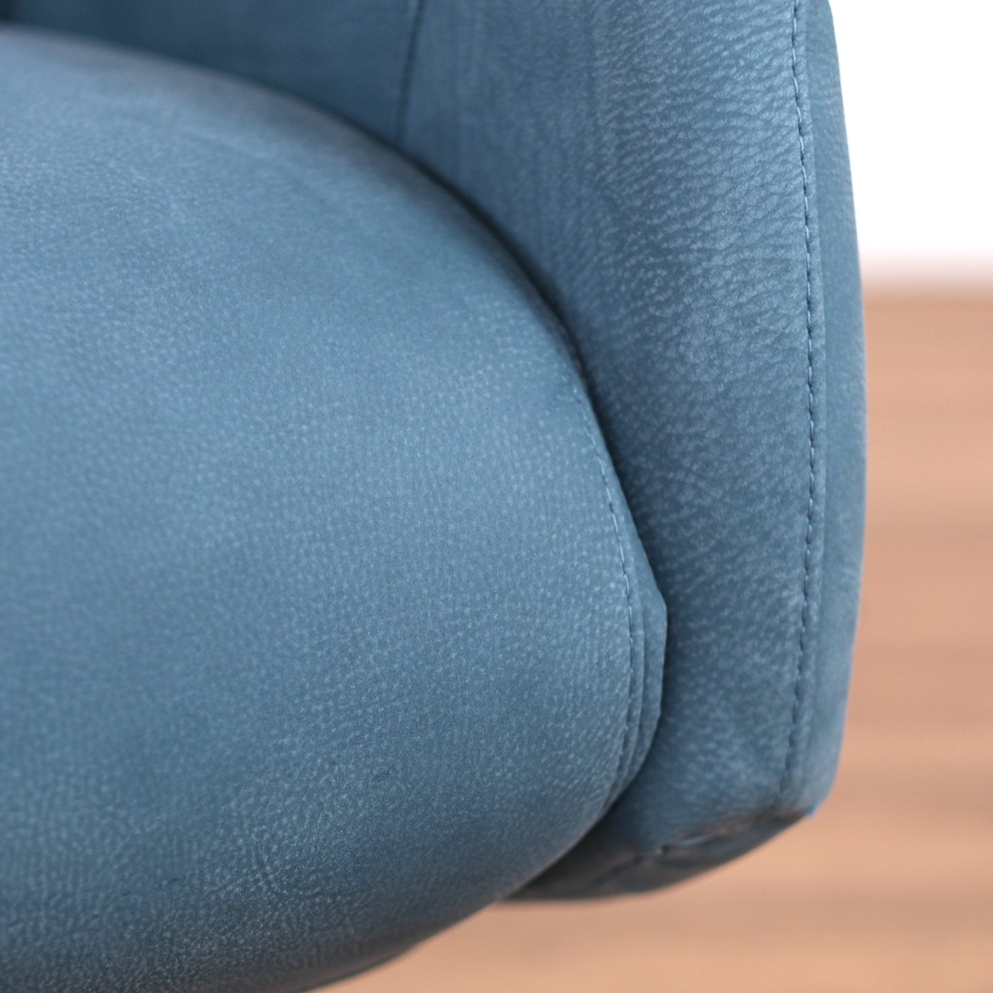 Fauteuil de relaxation pivotant électrique Vittoria en cuir grainé pêche bleu marine