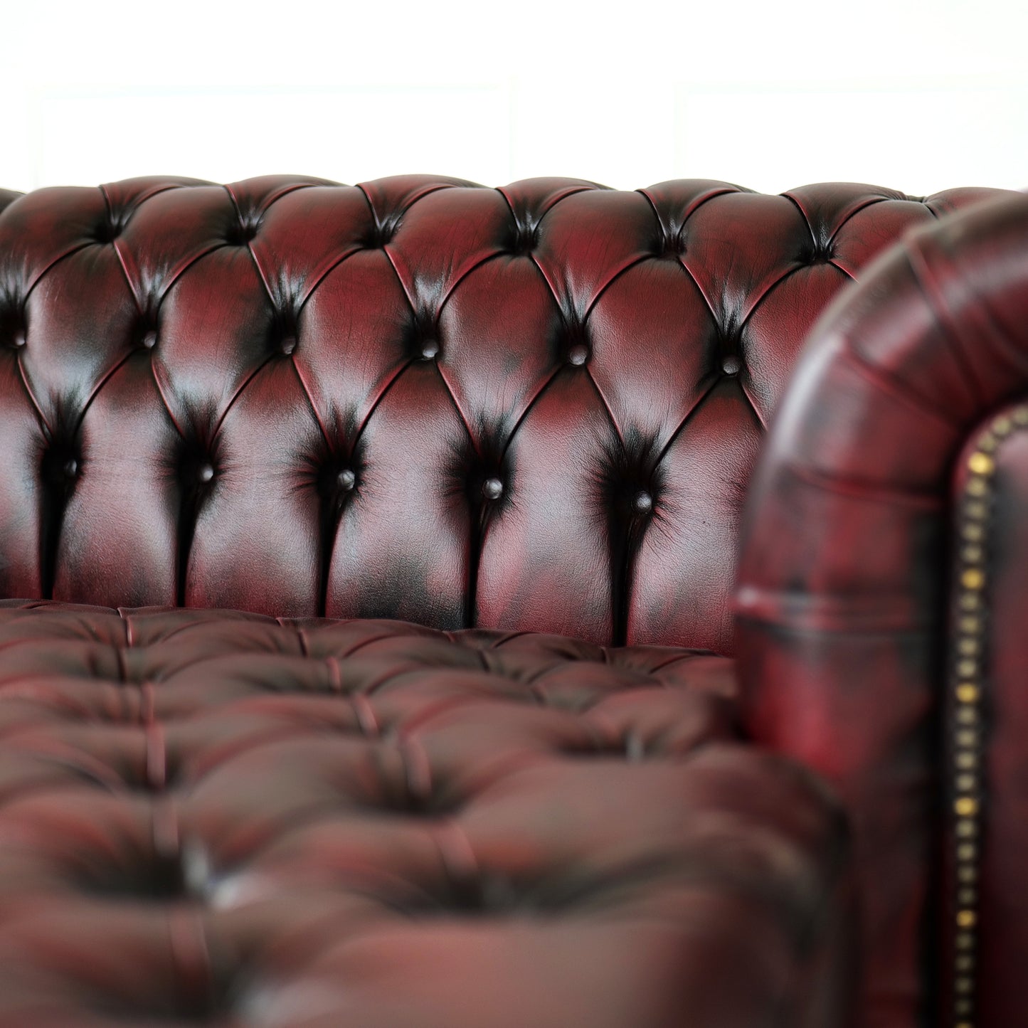 Canapé d'angle Chesterfield avec méridienne - Cuir pleine fleur premium - Design iconique