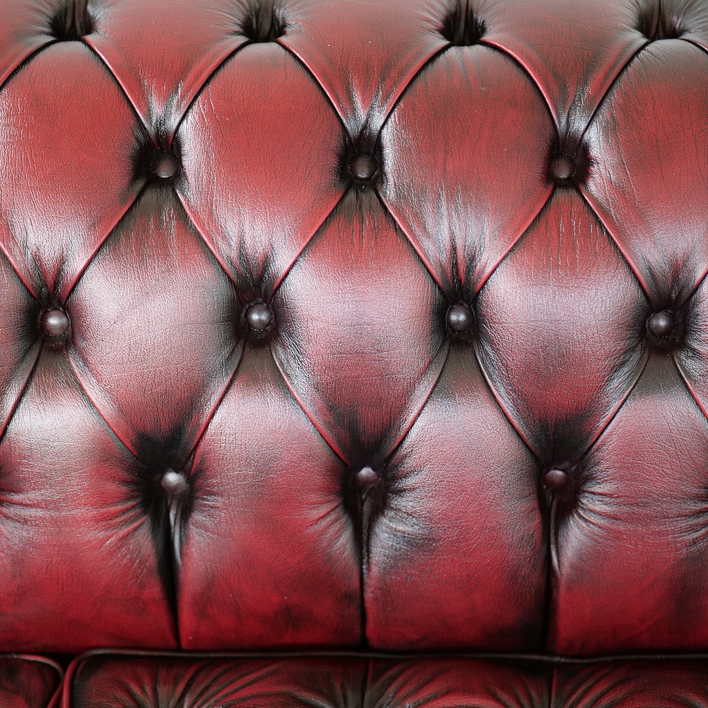 Canapé d'angle Chesterfield avec méridienne - Cuir pleine fleur premium - Design iconique
