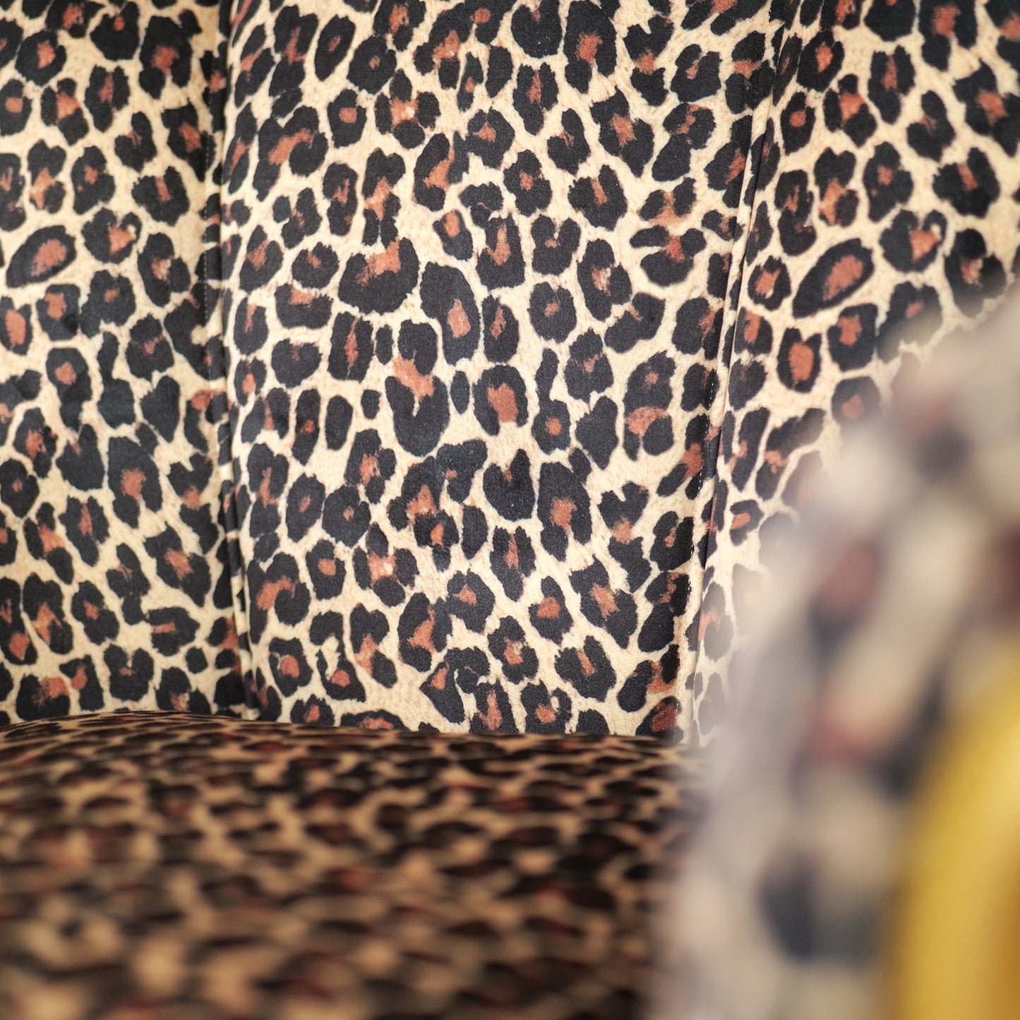 Poltrona Barocca Caterina - Foglia Oro, Tessuto e Velluto – Artigianato Italiano di Lusso