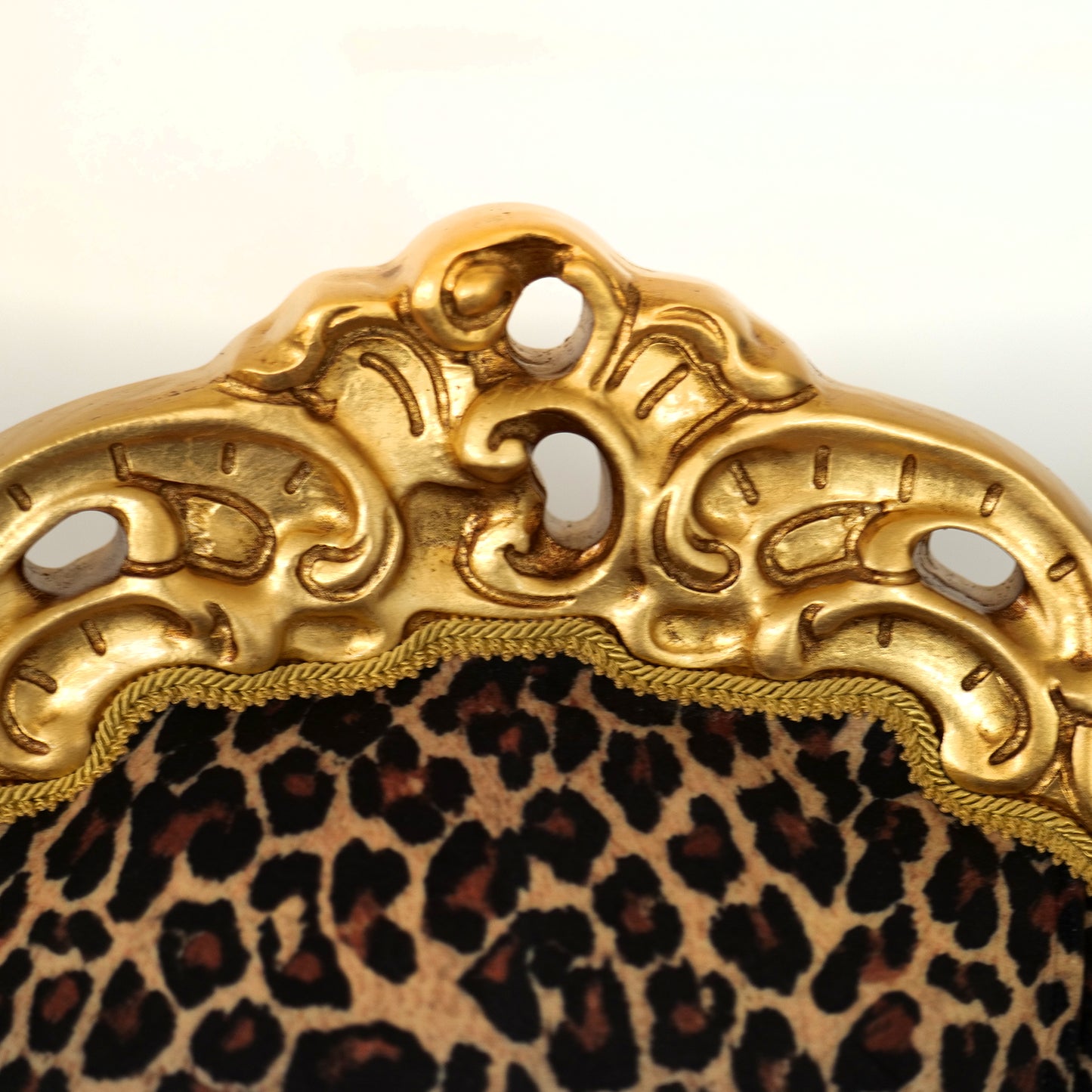 Poltrona Barocca Caterina - Foglia Oro, Tessuto e Velluto – Artigianato Italiano di Lusso