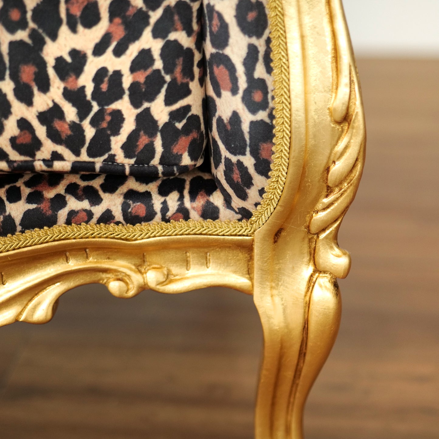 Poltrona Barocca Caterina - Foglia Oro, Tessuto e Velluto – Artigianato Italiano di Lusso