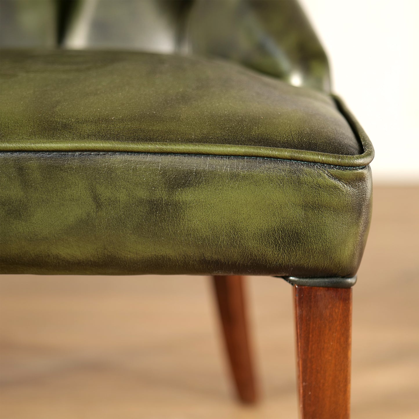 Sedia Chesterfield Casadei Pelle Primo Fiore - Gambe Legno di Faggio Massello