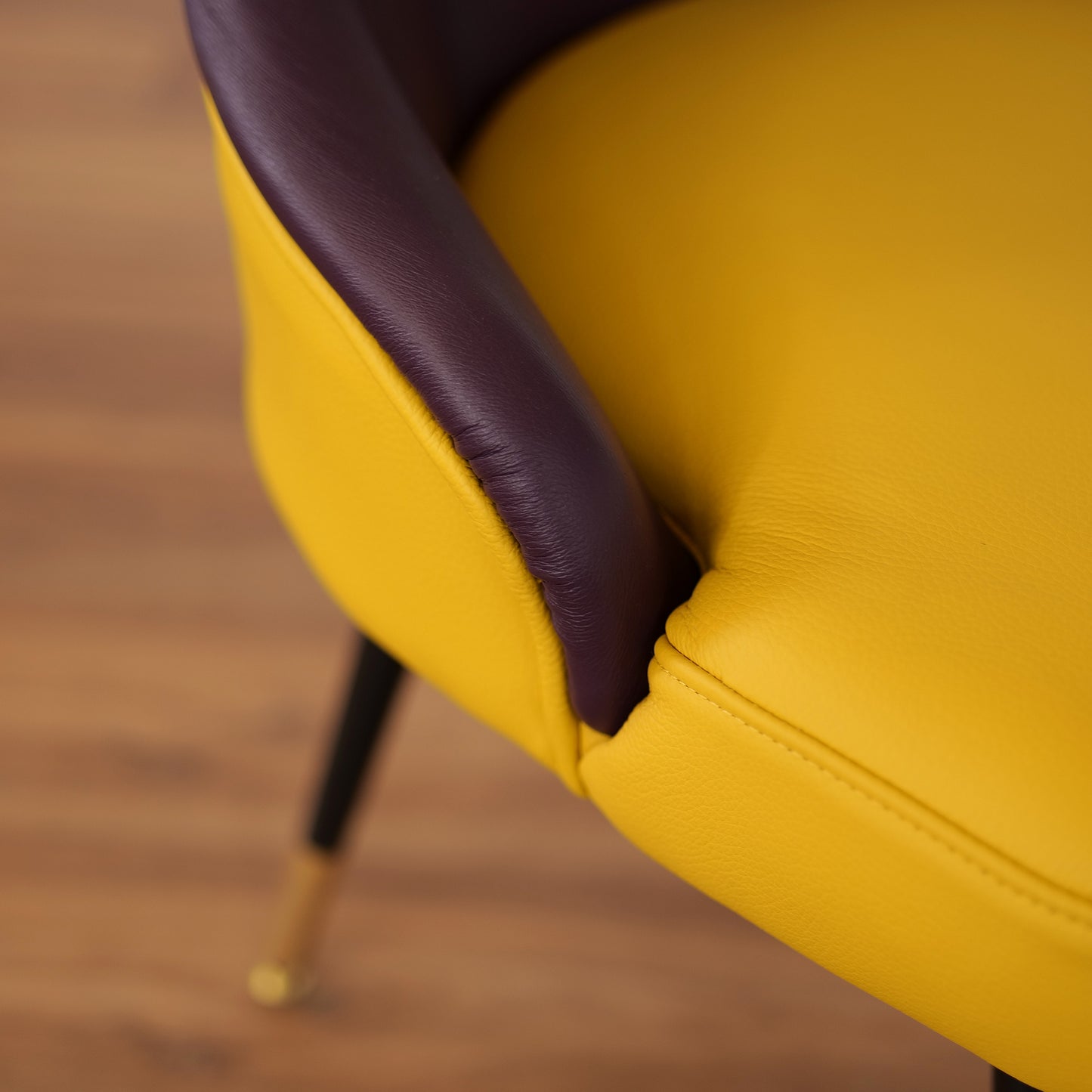Sedia Cosmo in Pelle Primo Fiore Premium - Design Iconico