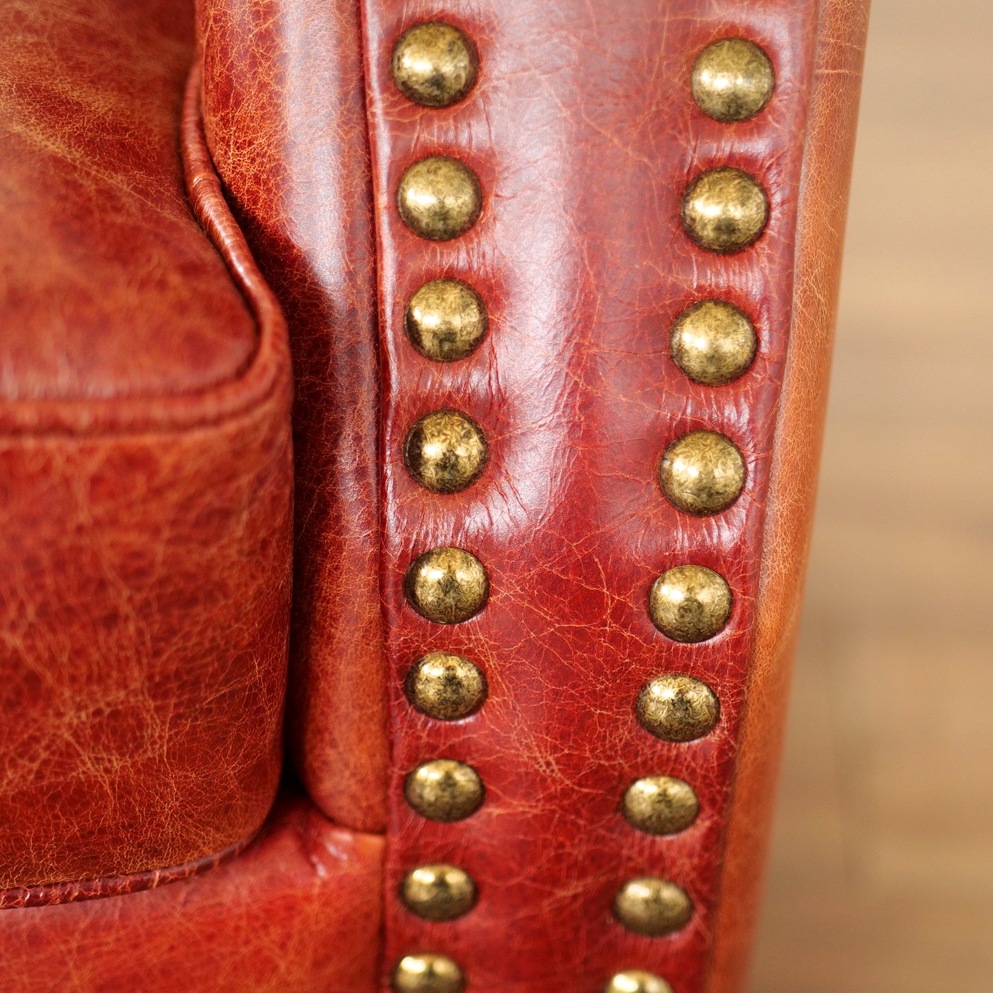 Divano Chesterfield Domus Pelle Primo Fiore Premium - Design Vintage