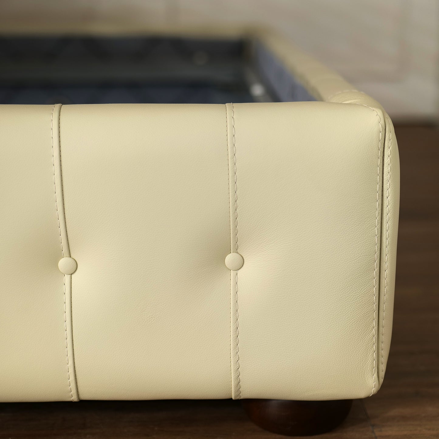 Letto Chesterfield Armonia Pelle Primo Fiore Premium - Design Iconico e Funzionale