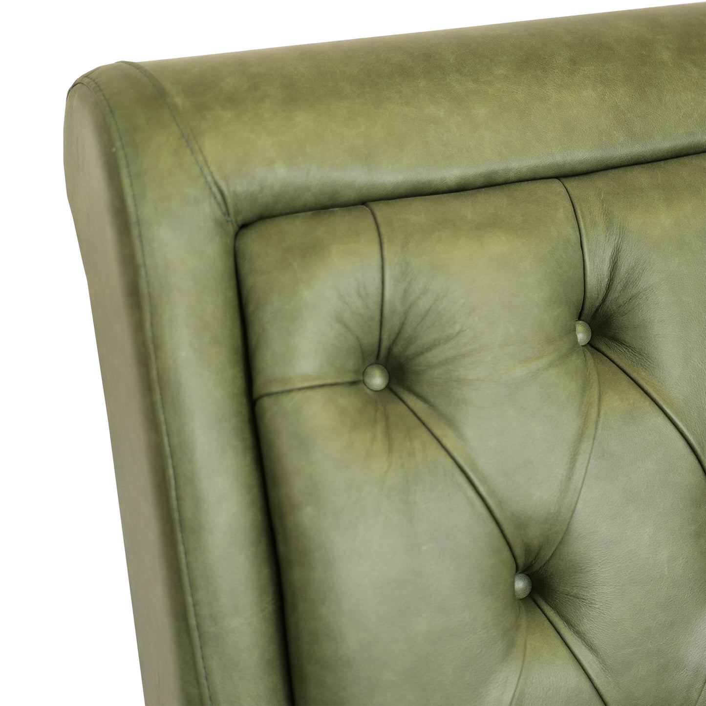 Letto Chesterfield Ego Pelle Primo Fiore Premium - Design Iconico e Funzionale