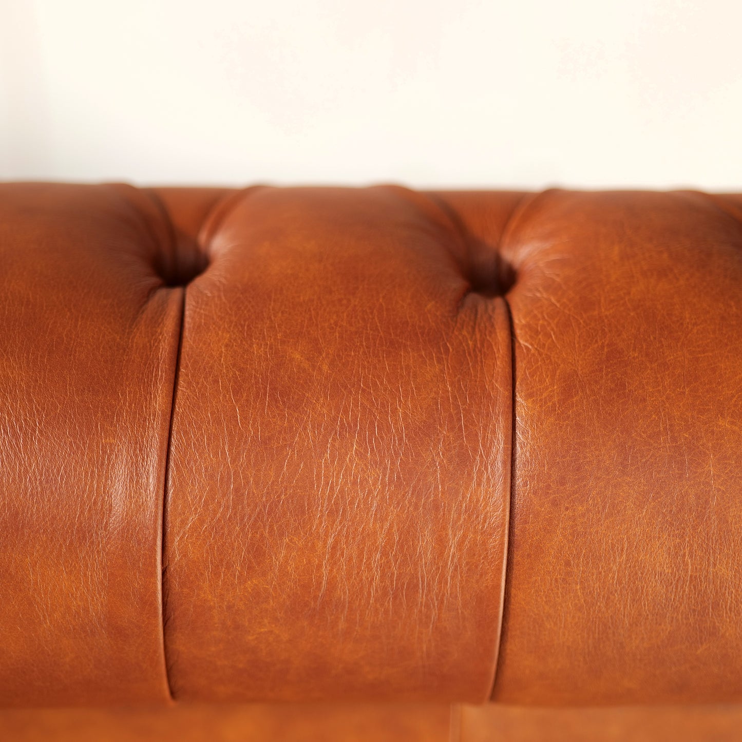 Letto Chesterfield Armonia Pelle Primo Fiore Premium - Design Iconico e Funzionale