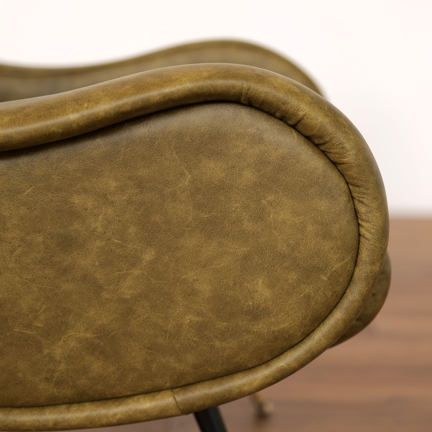 Miss Sessel aus hochwertigem Vollnarbenleder – ikonisches Design der 1950er Jahre