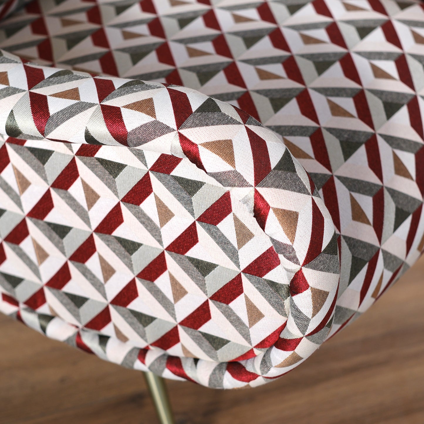 Poltrona Miss Tessuto e Velluto Premium - Design Iconico