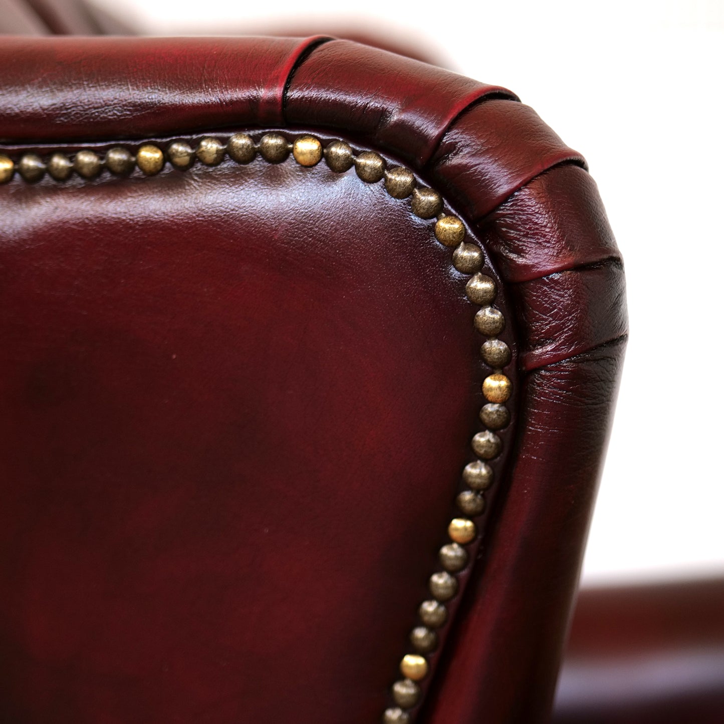 Poltrona Presidenziale Oxford Chesterfield Deluxe Pelle Primo Fiore Premium - Base in Legno