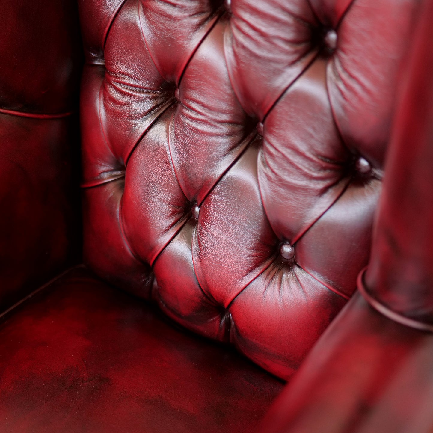 Poltrona Presidenziale Oxford Chesterfield Deluxe Pelle Primo Fiore Premium - Base in Legno