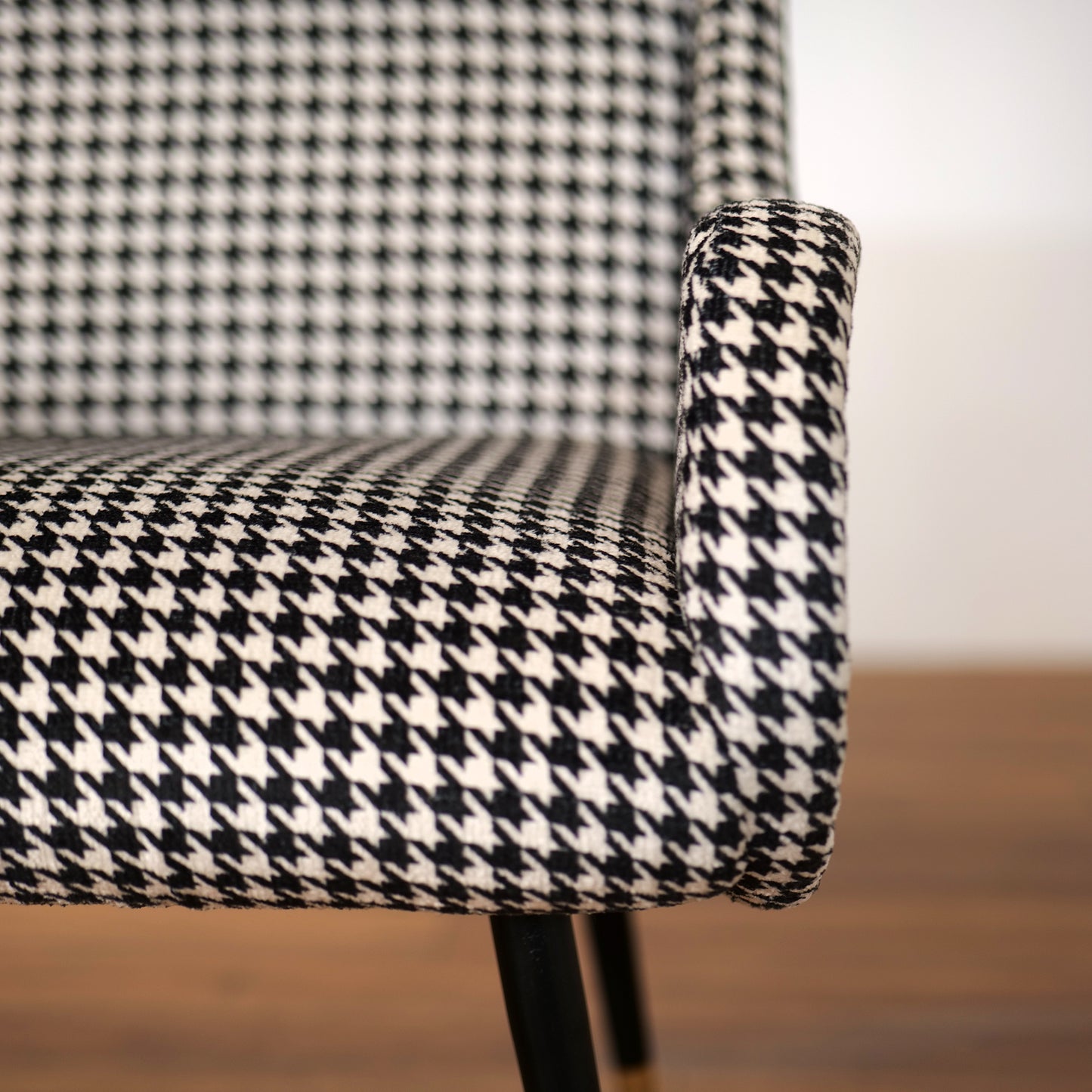Sedia Miss in Tessuto Pied de Poule - Design Iconico