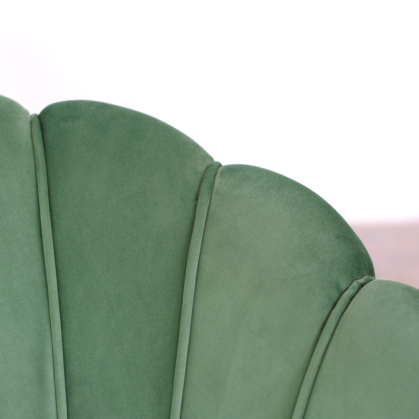 Fauteuil Maia en Velours Vert Menthe, Dos en Microfibre Unicolore ou à Motif Exotique, Pieds Dorés