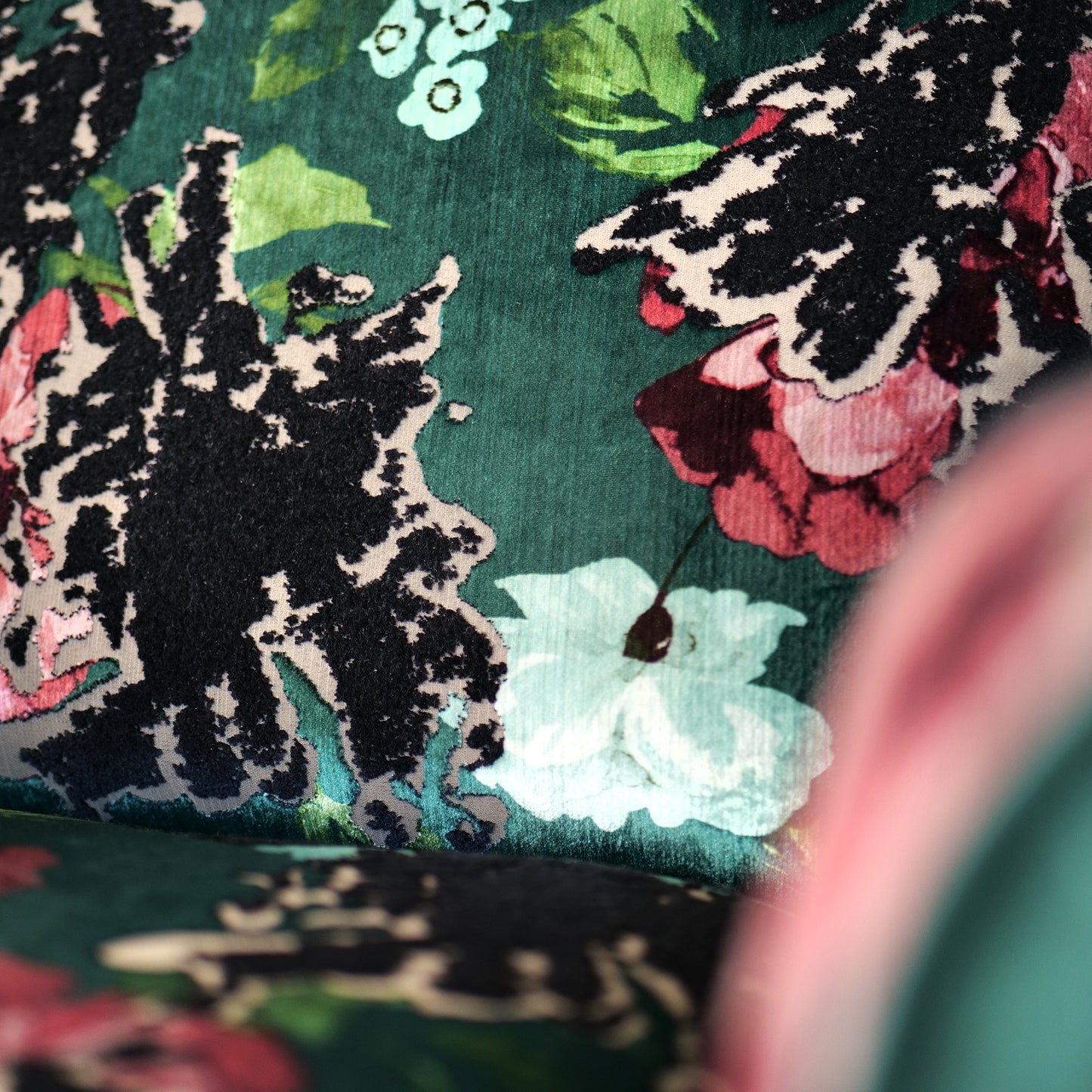 Poltrona Vico Velluto e Tessuto Fantasia - Design Iconico