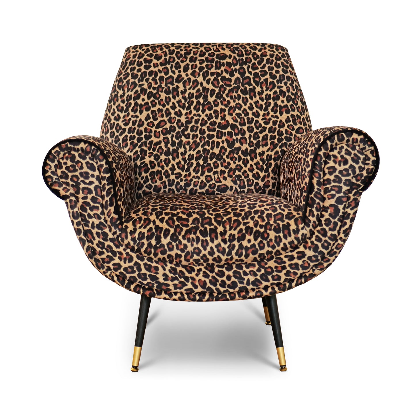 Fauteuil design vintage Vico en cuir grainé pull up rouge cerise avec clous vieillis et pieds noirs et laiton 